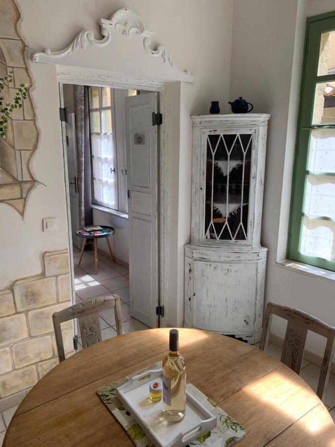 Uzes A Pied, Appartement Dans Cadre D'Exception Εξωτερικό φωτογραφία